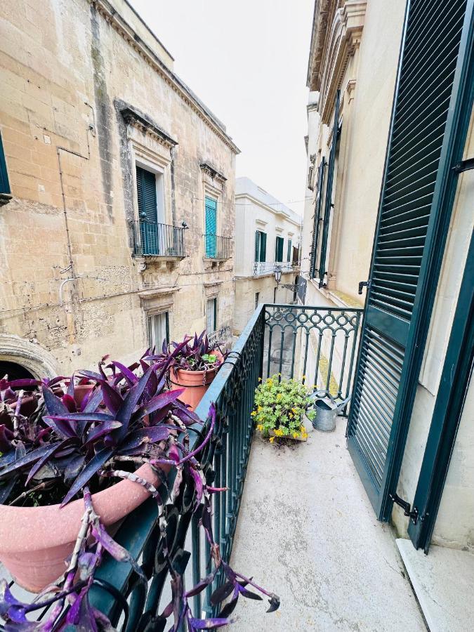 Elegante Appartamento Nel Cuore Del Barocco Lecce Luaran gambar