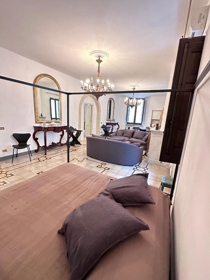 Elegante Appartamento Nel Cuore Del Barocco Lecce Luaran gambar